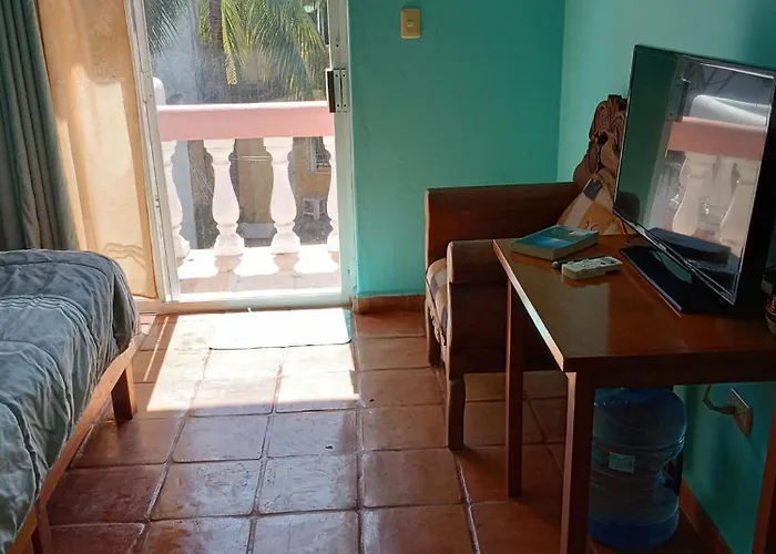 Book A And Have Access To A Whole House & Private Pool Homestay *